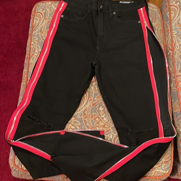 Super Sexy Black Stretch, Skinny Leg BlankNYC Jeans. - Picture 5 of 7